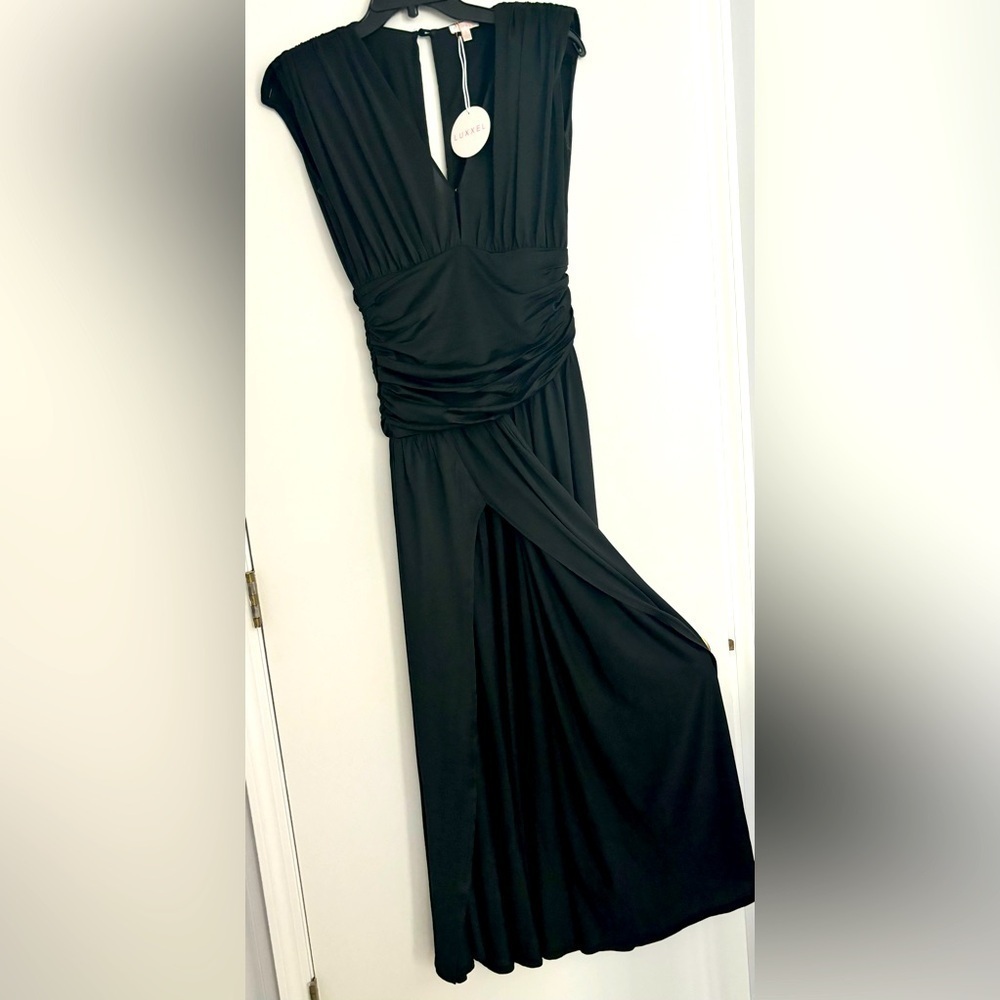NWT Luxxel Ruched Side Slit Open Back Maxi Dress - Size Small - Picture 3 of 5